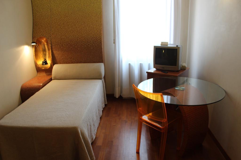 Bed and Breakfast Domus Orsoni Венеция Экстерьер фото